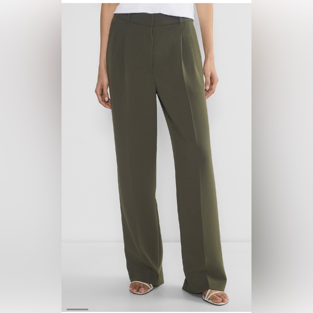 Aritzia
The Effortless Pant - Crepette